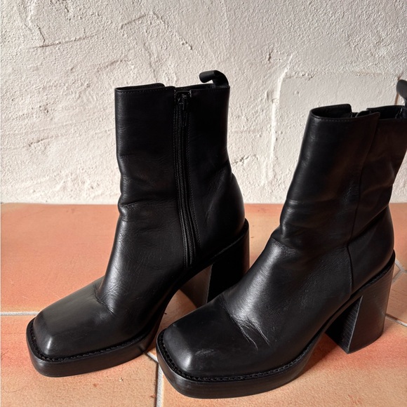 Aldo Black Leather Chunky Heel Ankle Boots - Picture 2 of 3
